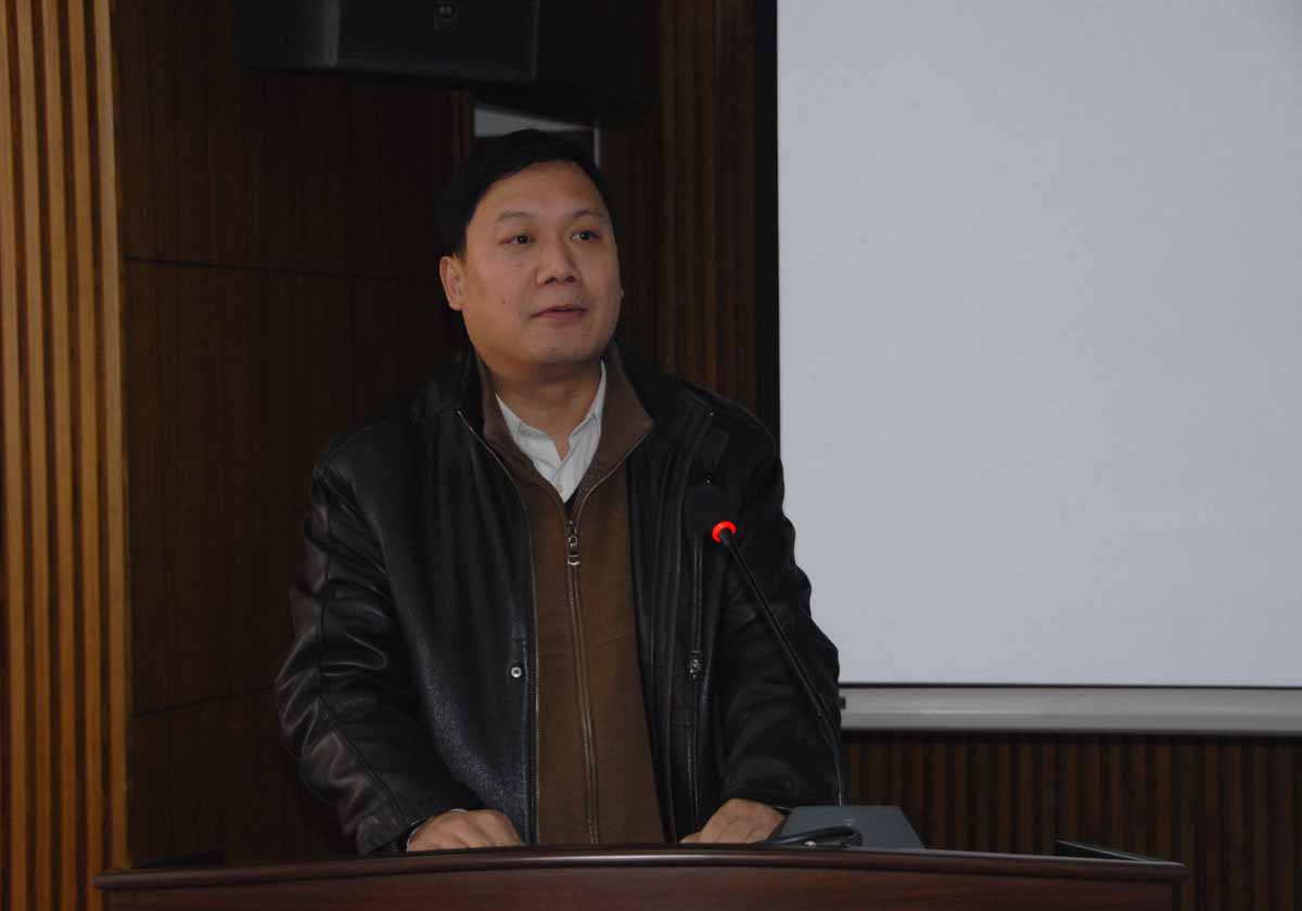 党委副书记,纪委书记罗建华作述职报告