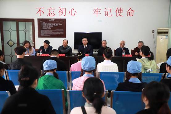 http://www.hnit.edu.cn/__local/3/C3/CE/12E07D881086DA132F821194DFD_2185F1BA_12231.jpg